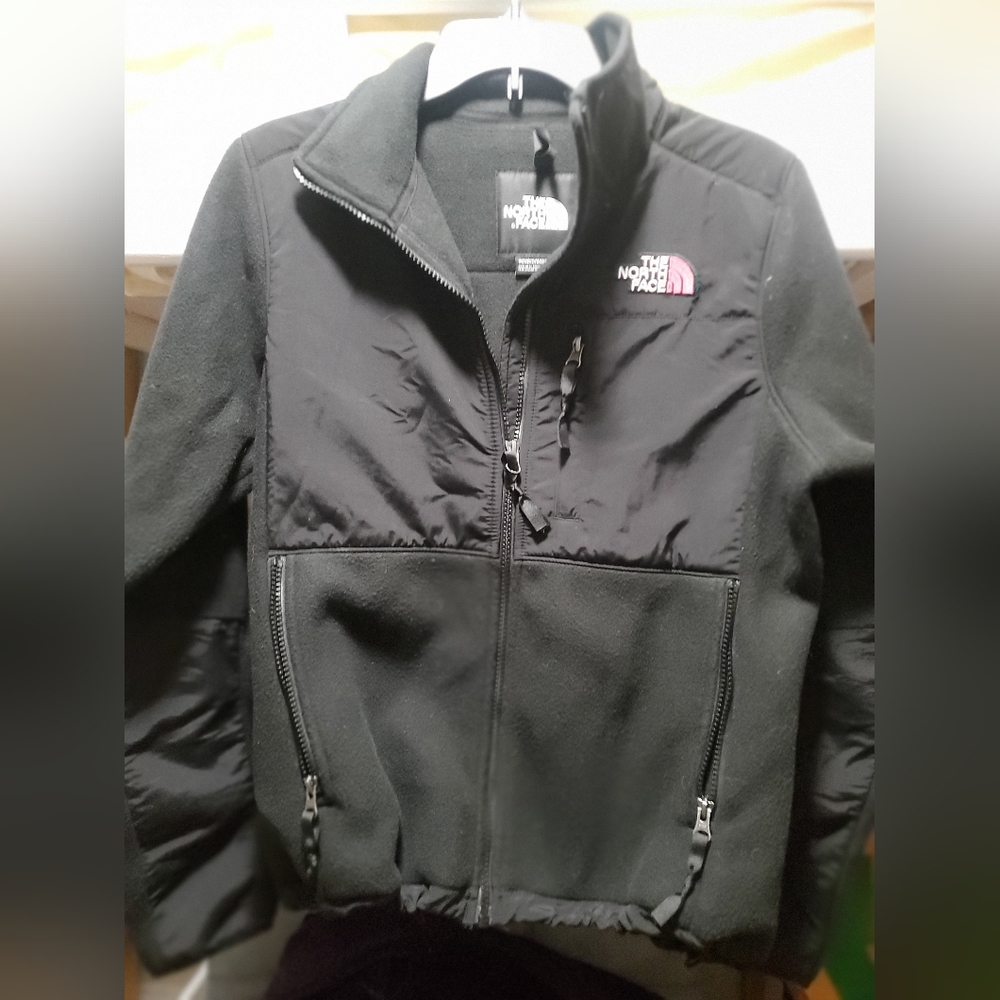 Northface Fleece Black S Pink w Small Ribbon Breast Cancer on back bottom